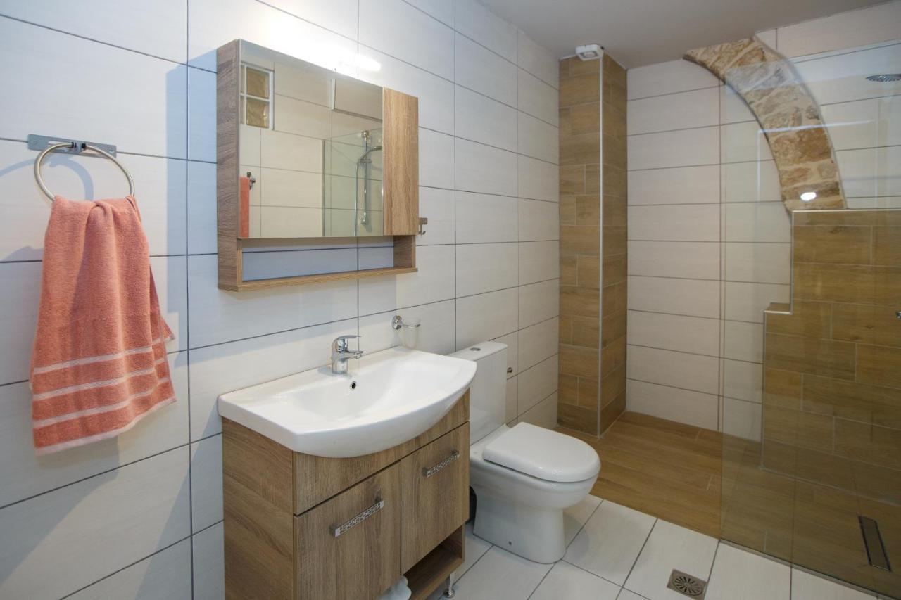 Οniro Comfort Living Ioánnina Exteriör bild