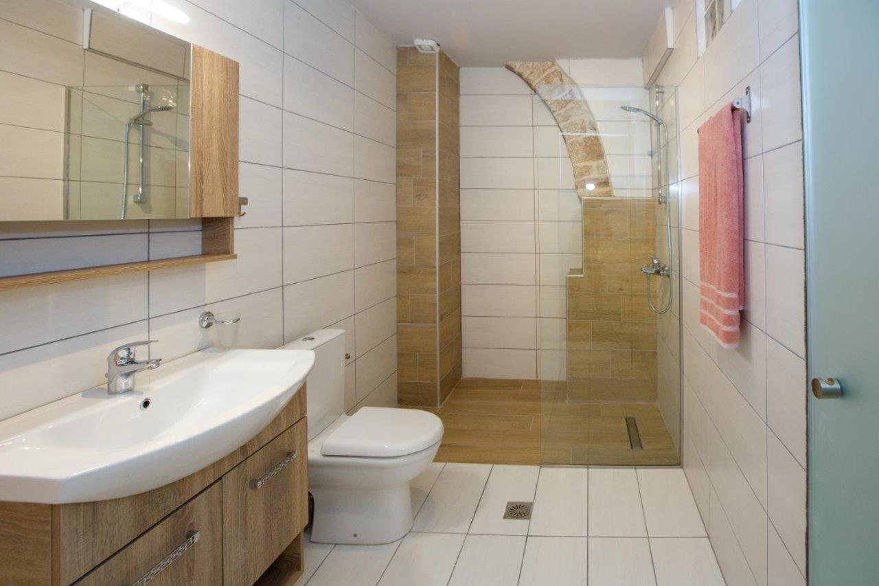 Οniro Comfort Living Ioánnina Exteriör bild