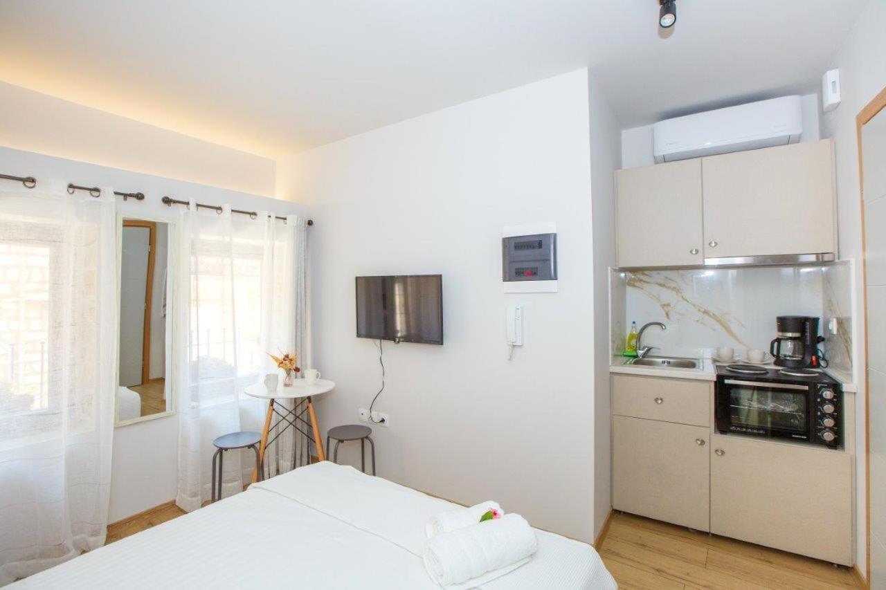 Οniro Comfort Living Ioánnina Exteriör bild